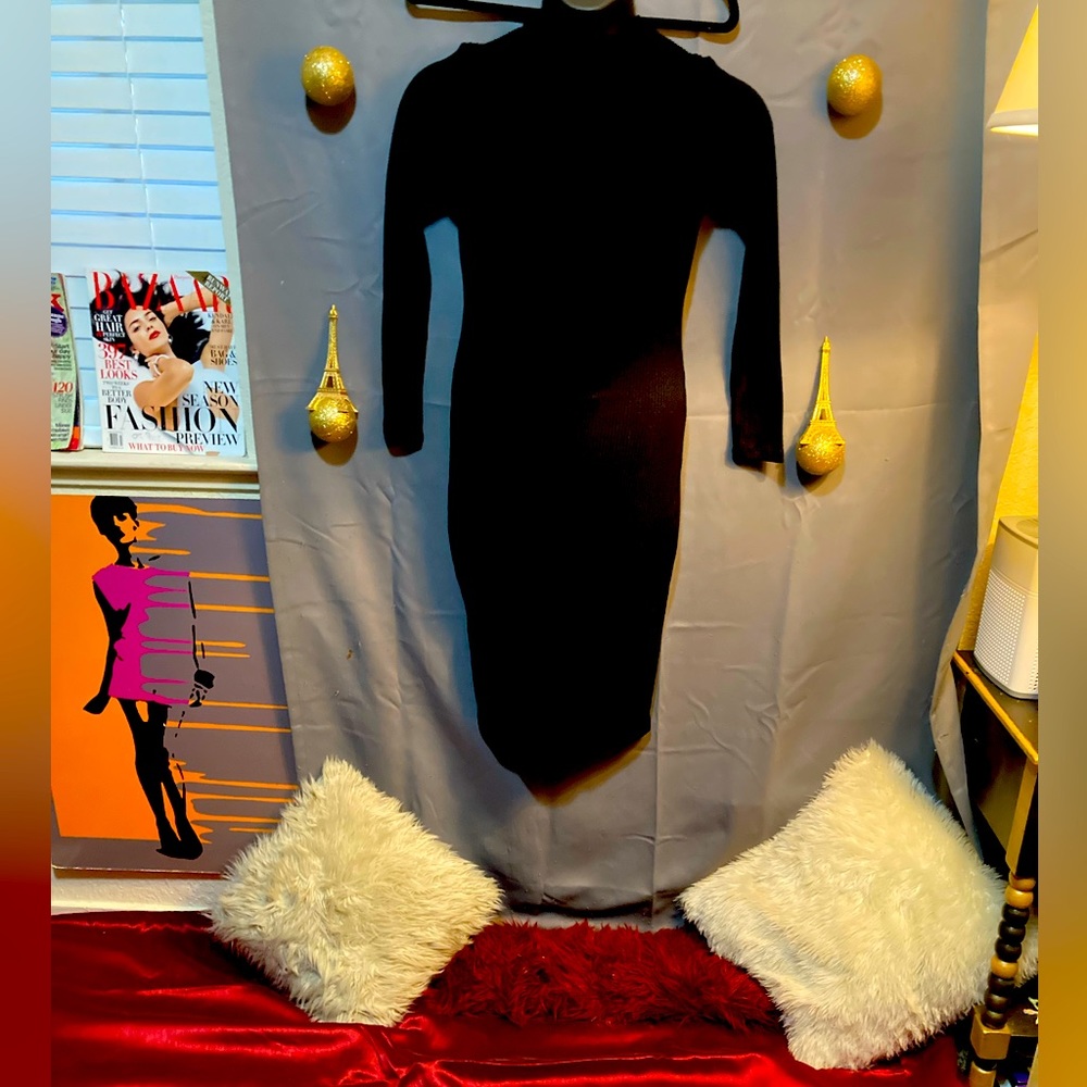 I’m listing brand new black bodycon dress size M/S